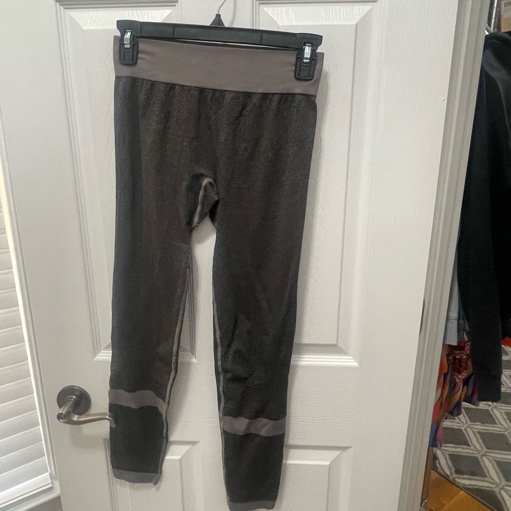 ASICS leggings 
Small 
Gray condition
